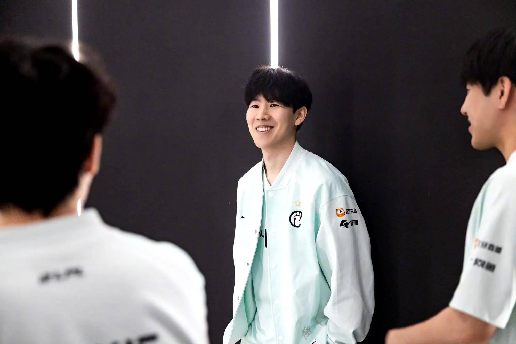 高度紧张的 高度紧张的