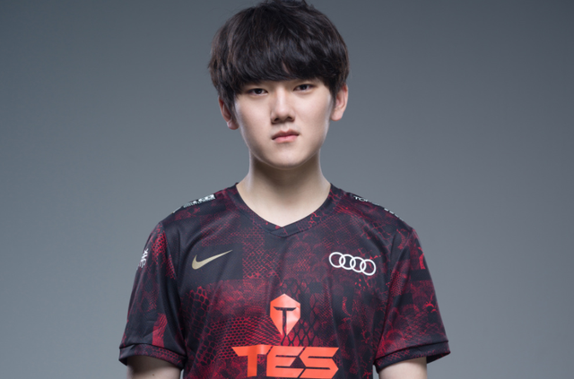 眼神里充满 眼神里充满