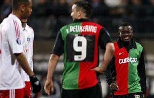 们之间的默 们之间的默