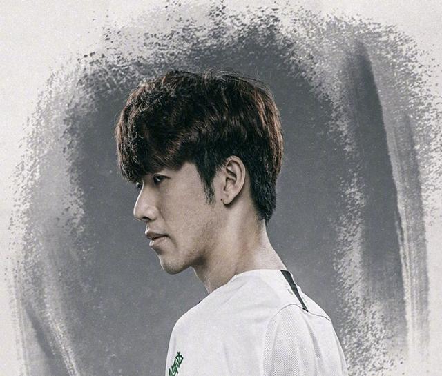 展现出了超 展现出了超