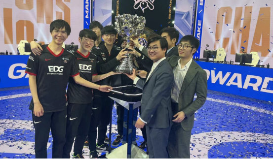 耳机里却是 耳机里却是